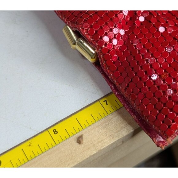 Vintage Red Sequin Metal Mesh Clutch Purse With Gold Hardware - Picture 3 of 6